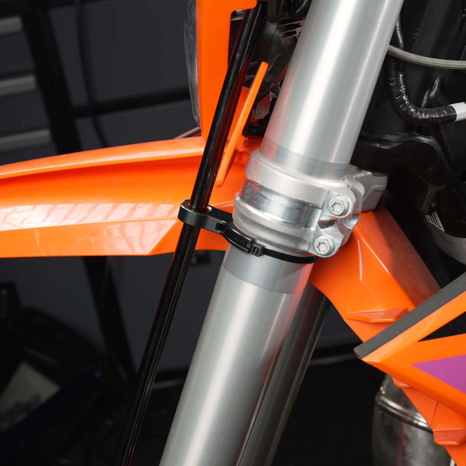NICECNC For KTM 690 Enduro 690 Enduro R 690 SMC 690 SMCR 2008-2026 Front Brake Line Guide 790 890 Adventure R SMT 2021-2026