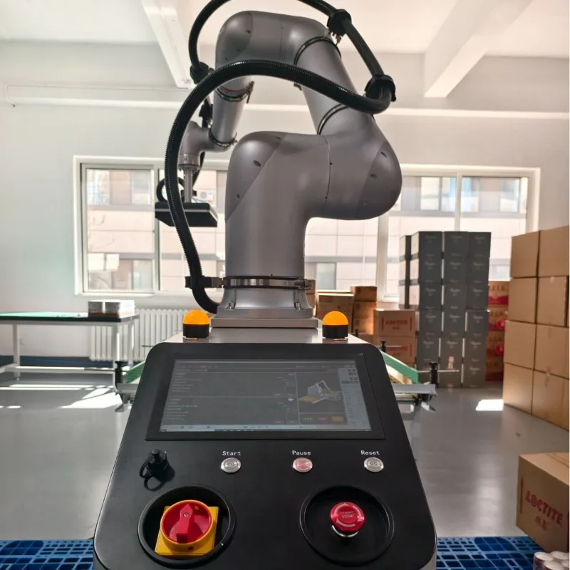 Braccio robotico completamente automatico