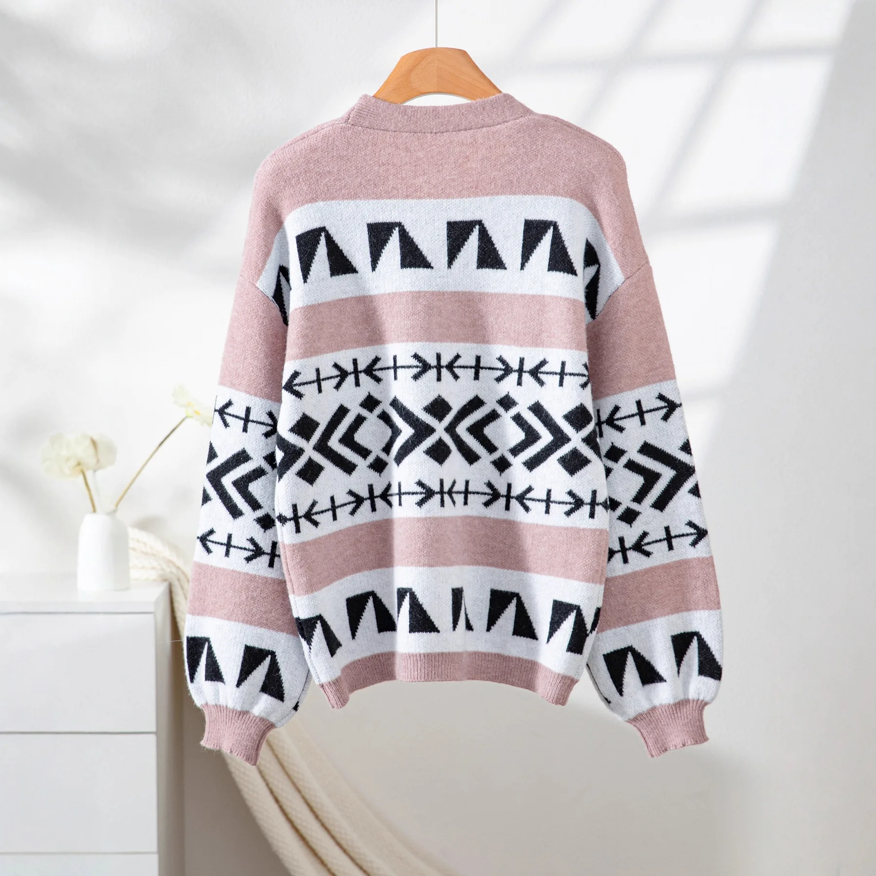 Geometric Print Autumn Women Knitwear Contrast Color Loose Knitted Sweater Jacket For Lady Elegant Office Holiday Female Sweater