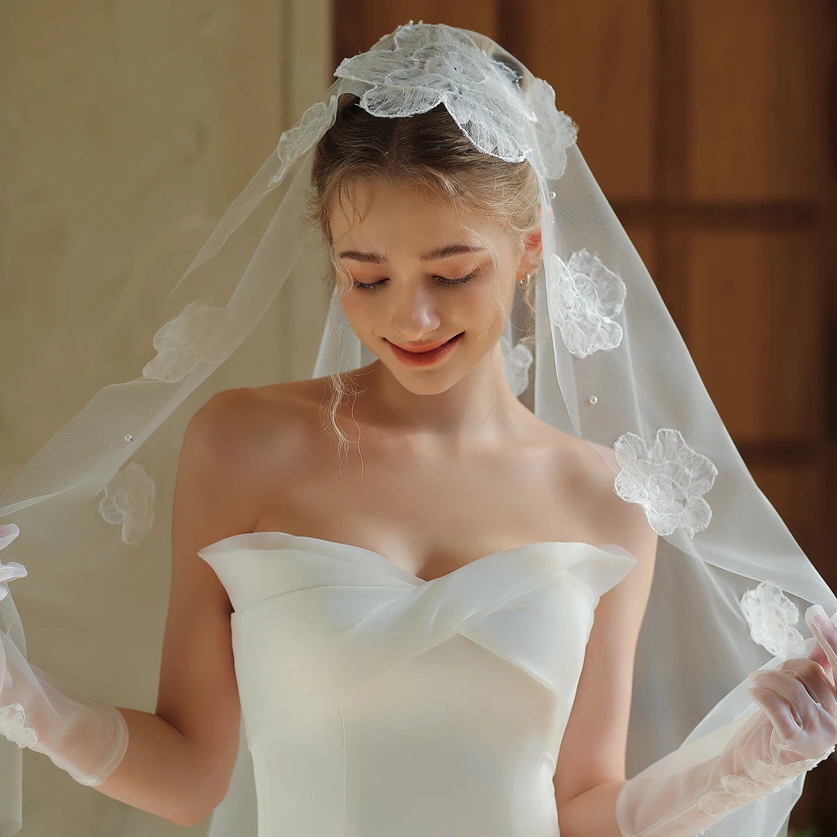 V387 جديد طبقة واحدة الدانتيل زهرة العروس الحجاب الفاخرة الأبيض سوبر الجنية الزفاف التصوير الفوتوغرافي أغطية الرأس