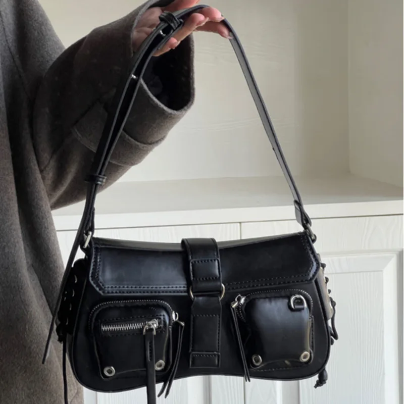 

Hip-Hop Bag; Shoulder Bag; Travel Handbag; Fashion Shoulder Bag; Small Bag with Multiple Pockets; Oil Wax Leather Crossbody