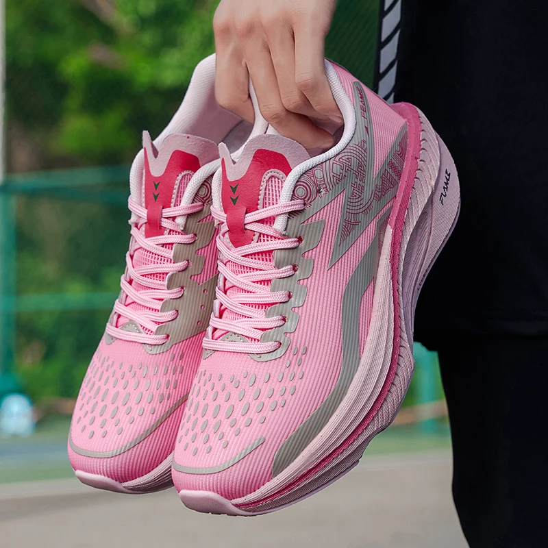 

2025 Four Seasons Thick Bottom Casual Sports Quality Low Cut Trendy Carbon Board Running Couple Mesh Sports Casual Shoes