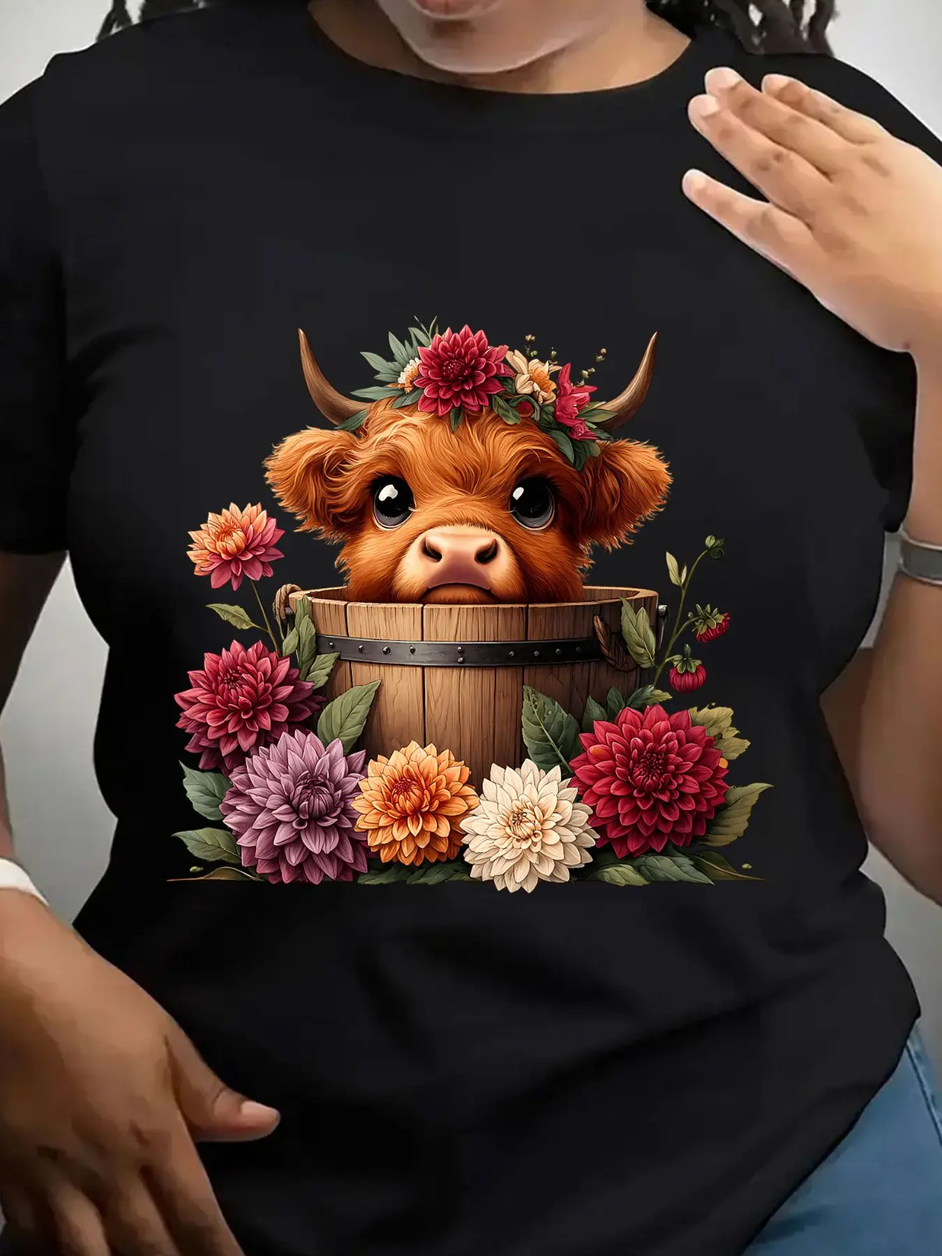 Women's Trendy Crew Neck T-Shirt Cute Highland Cow in Bucket Suitable for Casual Sportswear