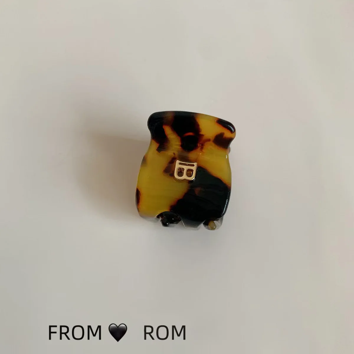 1 Stück Koreanische Version des Trompeten-Buchstaben-B-Haarspangen-Designs, Acetat-Haarklammer für Mädchen, hochwertiges Haar-Accessoire für hohe Pferdeschwänze, Krabben-Haarspange – Detail 3