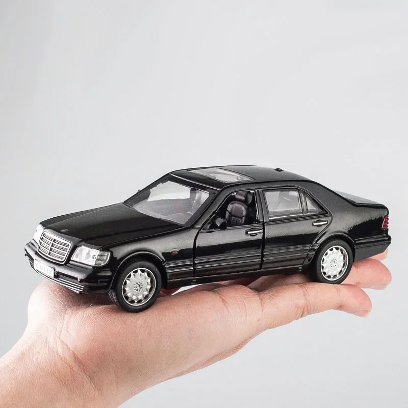 1/32 Mercedes-Benz W140 modello di auto giocattolo classica in lega pressofusa suono in miniatura e luce tirare indietro 1:32 collezione regalo per ragazzo bambino