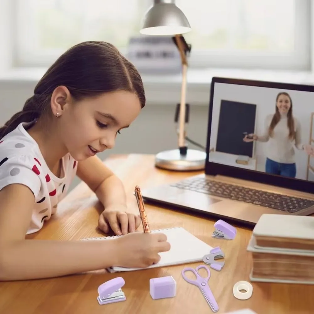 

8Pcs/Set Portable Tiny Stapler with Transparent Box Durable Mini Stapler Easy to Use Multipurpose Stapler Set