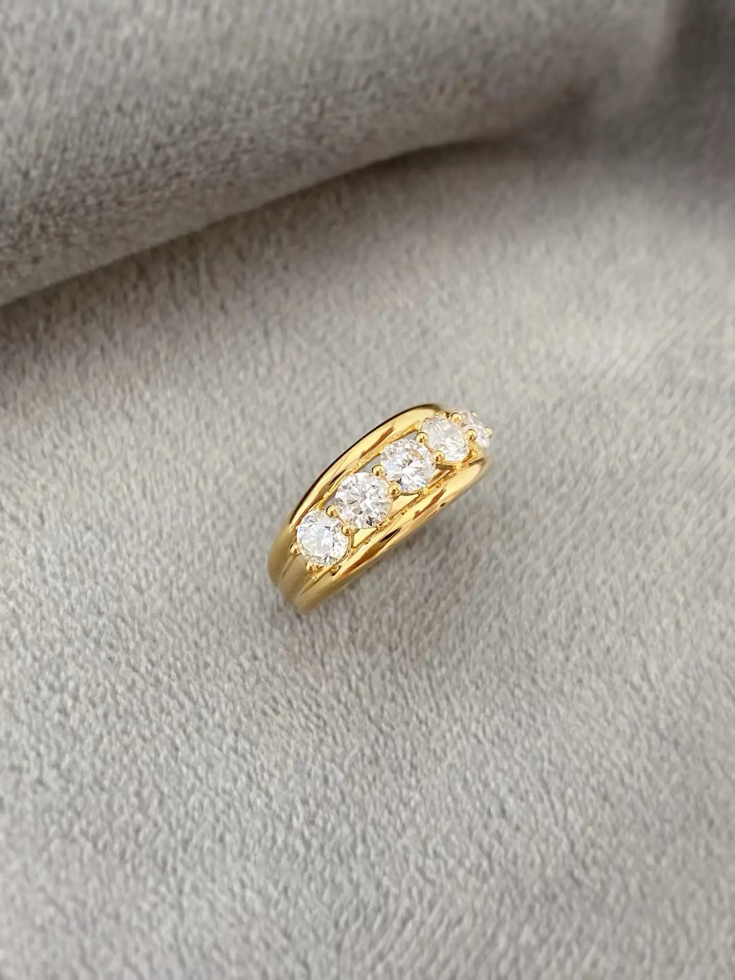 18K Solid Gold Lab-Grown Diamond Wedding Ring — 5 Stones, 0.3 CT Each, Total 1.5 CT — Premium Custom Jewelry Wholesale