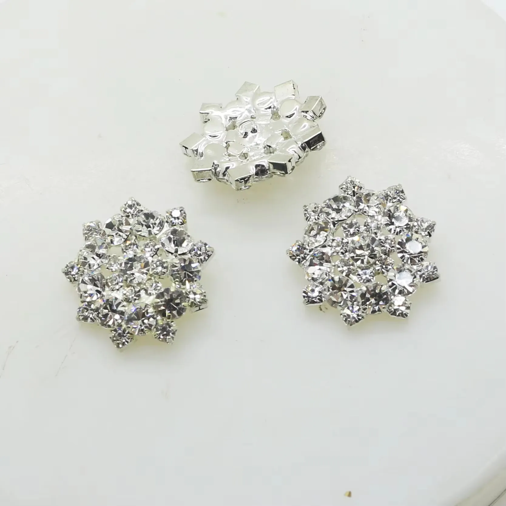 Tynuomi-衣類用の透明なラインストーンメタルとシルバーボタン,セーターコートの装飾,ボタン,diyアクセサリー,21mm,10個