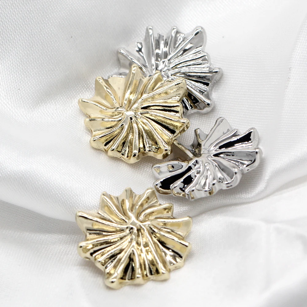 HENGC 20/23/40 مللي متر موضة زهرة شكل الذهب أزرار معدنية للملابس النساء بدلة معطف الزينة اليدوية الخياطة اكسسوارات