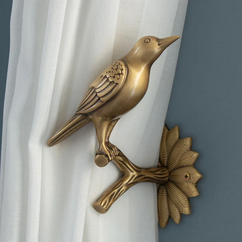 

Light luxury retro brass curtain hook personality creative bird curtain buckle curtain stall wall decoration