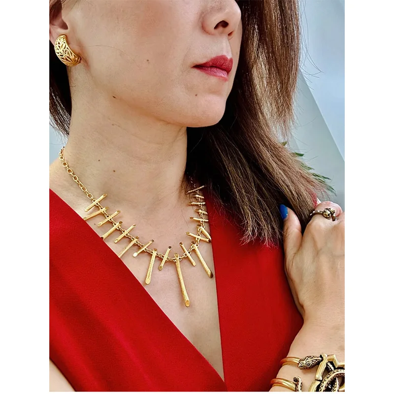 French Vintage Uneven Bar Choker Gold Plated Metal Stick Design Minimalist Luxury Women Clavicle Necklace