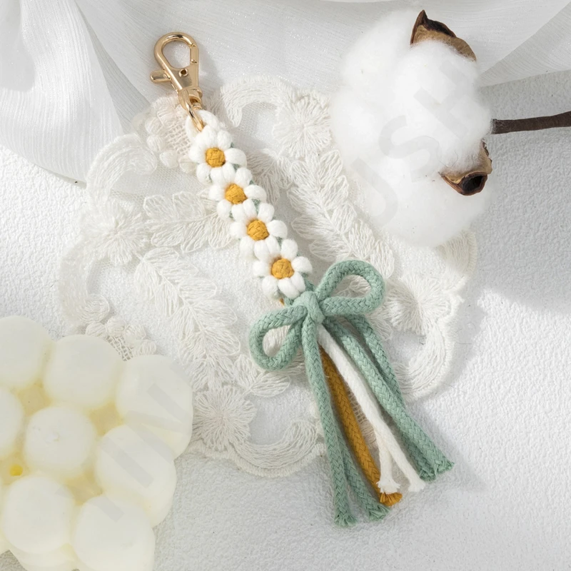 DIY Hand-woven Colorful Daisy Bow Tassel Keychain Ins Cute Bag Charm Pendant Gift For Girlfriends Keychains