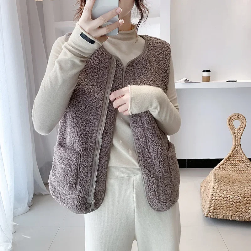 2024 Autumn and Winter New Fashion Casual Lamb Plush Vest Outerwear Retro Style Vest Women's Fur Integrated Trendy Vest Women