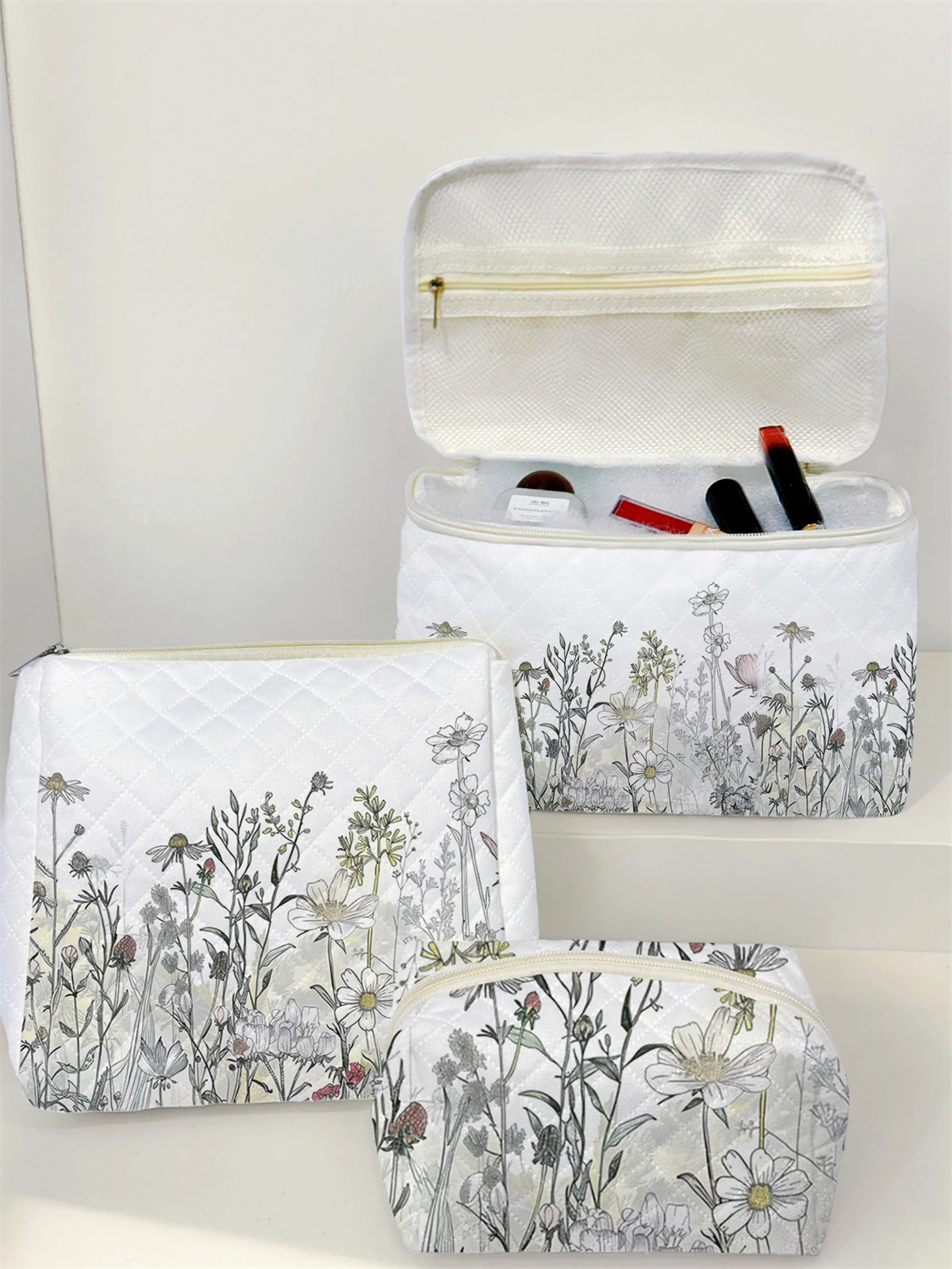 

1 Set Portable Makeup Bag, Large Capacity Design, Easily Accommodate Your Cosmetics, Lightweight And Portable For Storing Cosmet