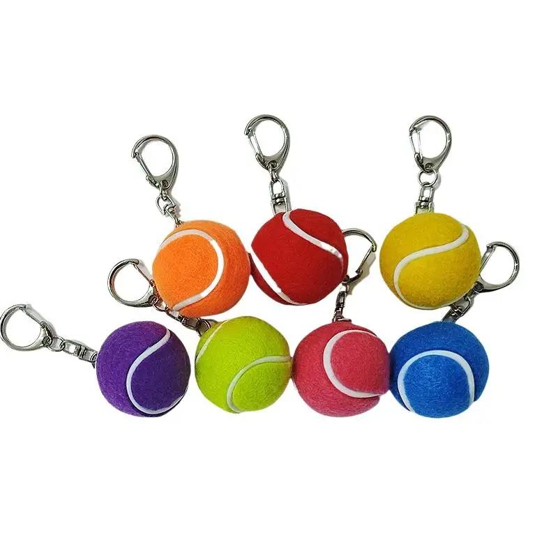 Mini-Tennisball-Schlüsselanhänger in leuchtenden, verschiedenen Farben und mit Metallverschlüssen zur Dekoration von Rucksäcken, kleine Geschenke für Tennisliebhaber. – Detail 5