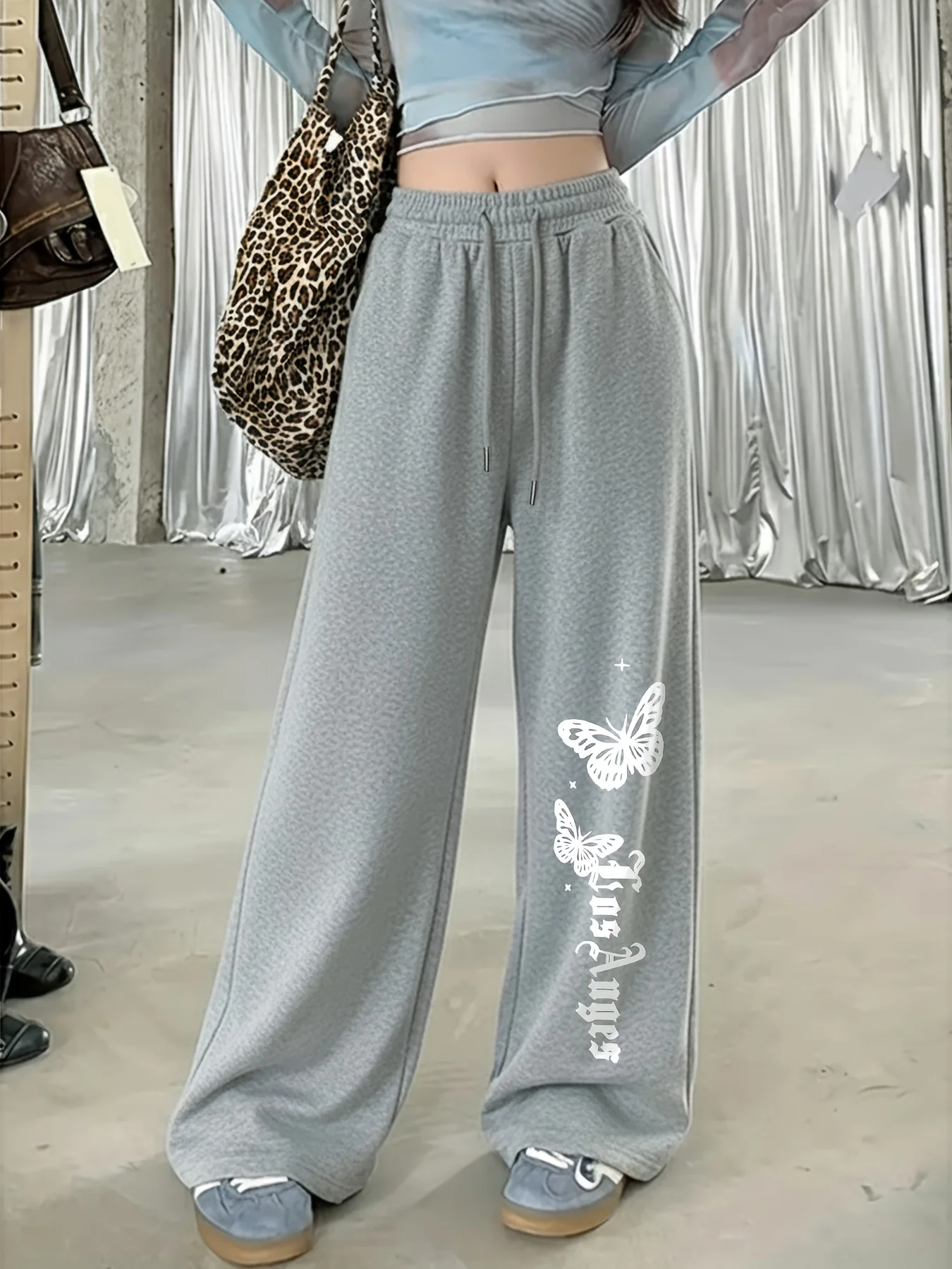 New Women's Plus Size Butterfly Print Pants Fleece Elastic Waist Straight Leg Sweatpants Fashionable and Versatile