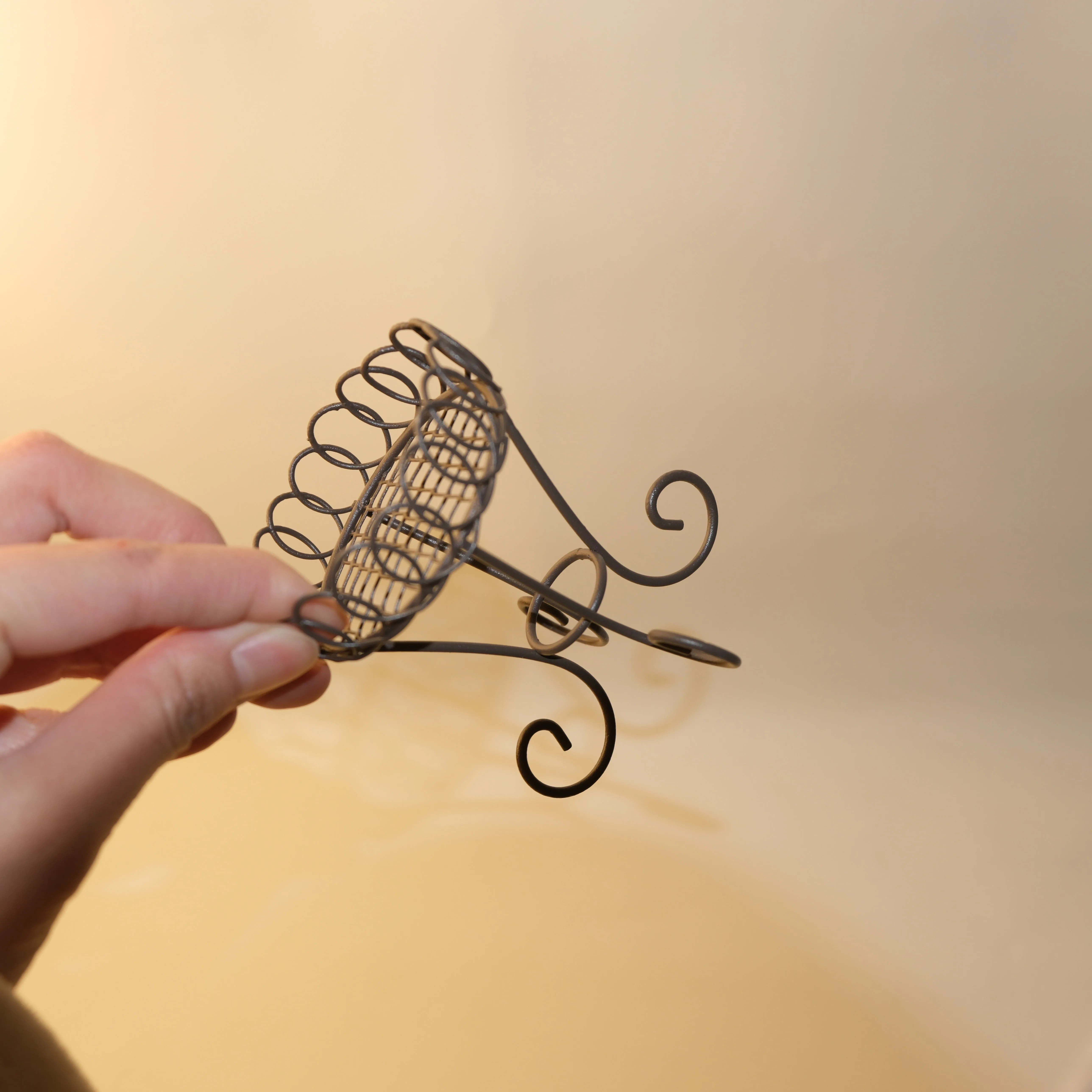 Iron Wire Shelf/Mini Wrought Iron Small Table/Flower Pot Bracket/Photo Props/Suitable for Indoor Outdoor Gardening Decoration view 2
