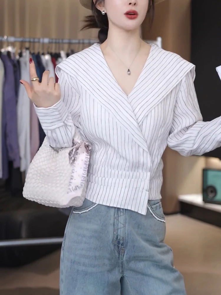 

Spring 2025 Slim Fit Casual Vertical Stripe Design Commute Faionable irt Trendy Top Women's plus Size Workwear