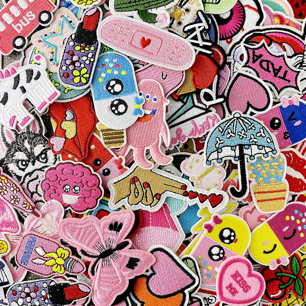100Pcs/Lot Random Mix Patches Embroidery Applique Ironing Clothing Sewing Supplies Decorative Fabric Patch Appliques Pink