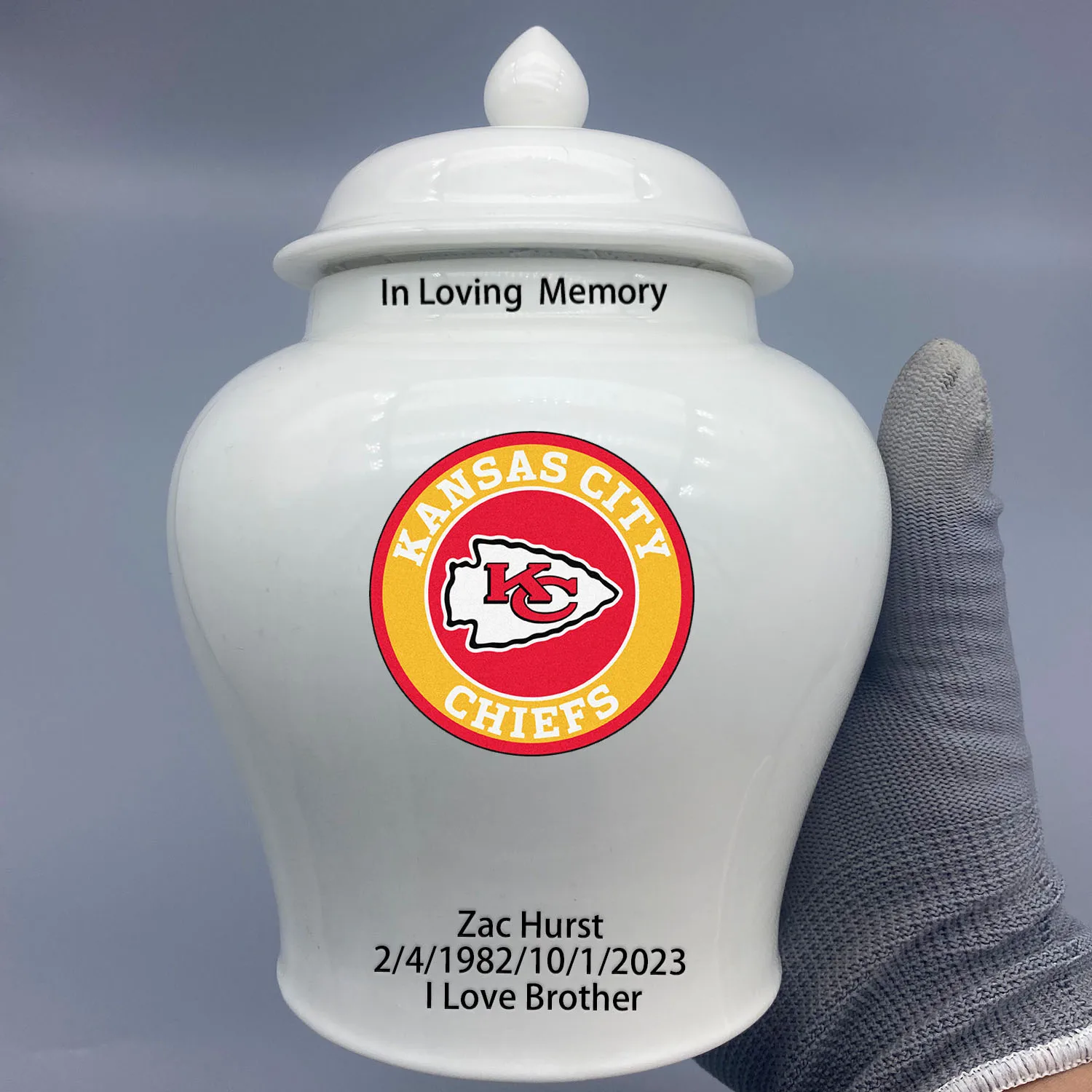 

Medium Urn for Kansas City Chiefs-themed Logo Custom Urn.Send me the name/date you want to appear on the urn by Remarks Message.