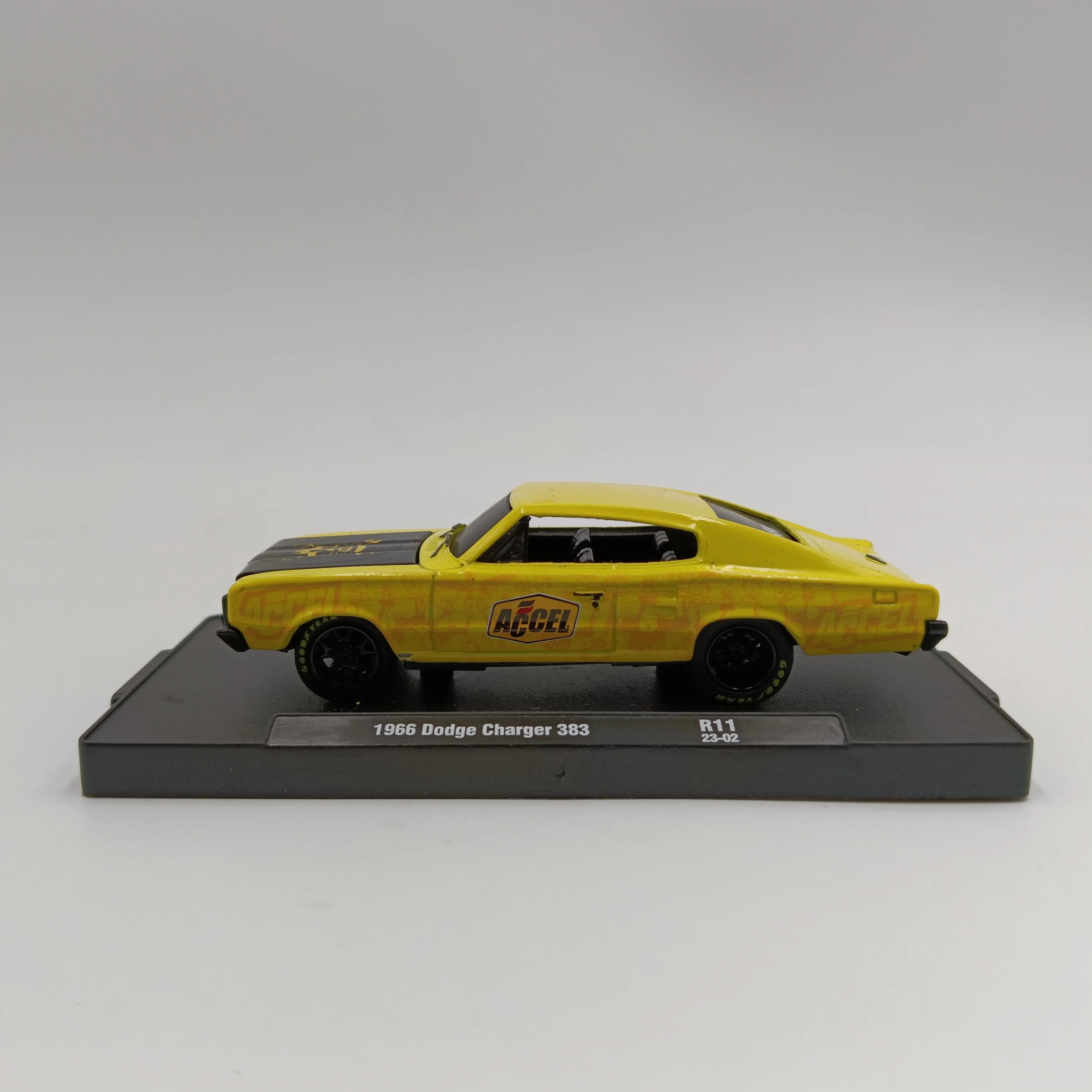 M2 Machines 1:64 1966 Dodge Charger 383 alloy model  kids gifts