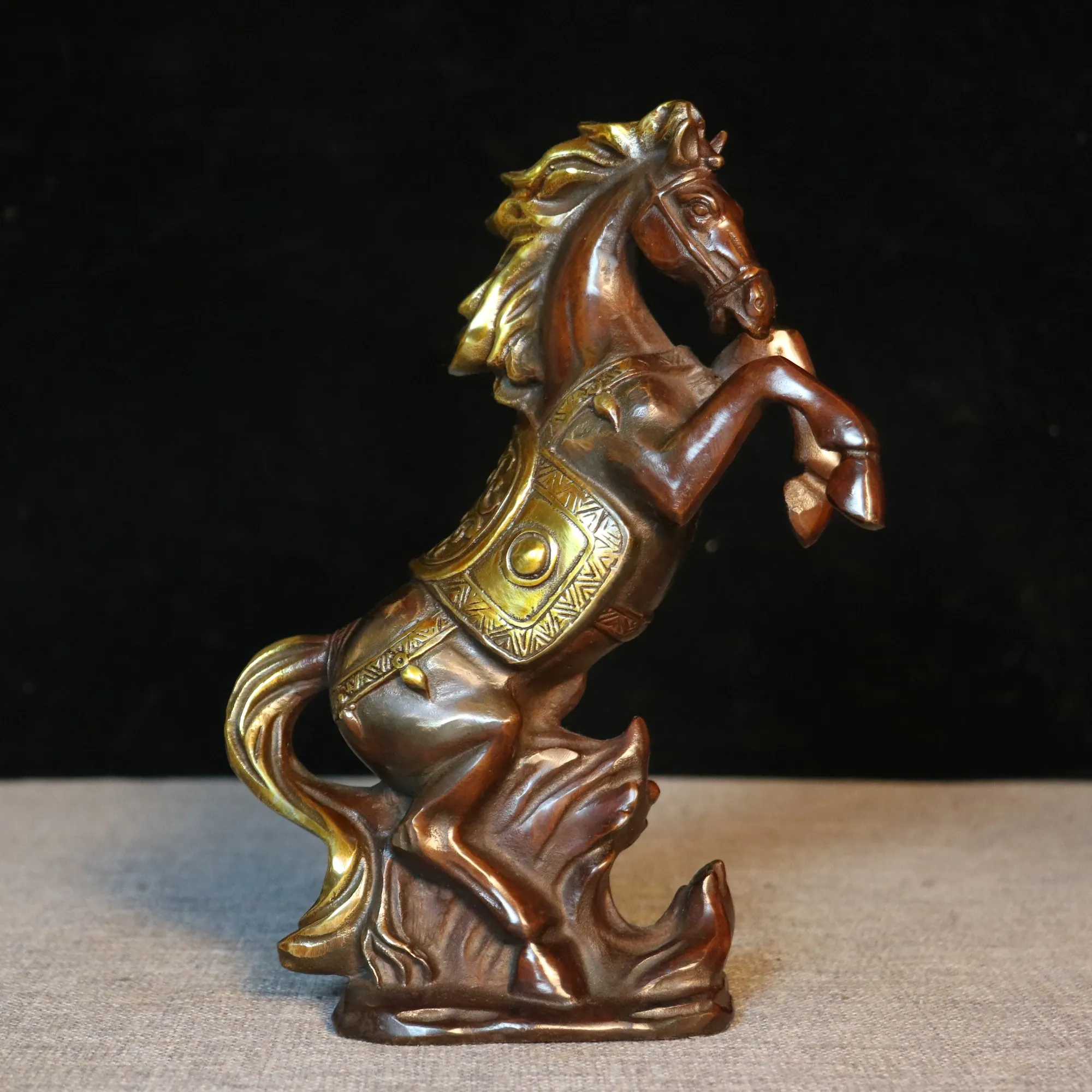 

Статуя лошади из чистой меди — новое мастерство домашнего декора, изысканная настольная декоративная художественная деталь, элегантная статуэтка