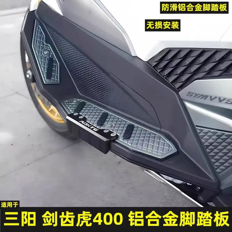 

Motorcycle Modified Aluminum Alloy Footboard Steps Footrest Foot Pad Pedal Anti Slip Footrests Pads for SYM ADXTG 400 ADXTG400