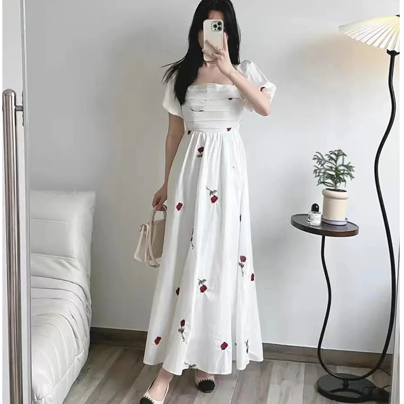 2023 Sommer neue Frauen langes Kleid koreanische Dame schicke Blumen quadratischen Kragen Puff ärmel weiße Kleider anmutige Fee Robe weiblich