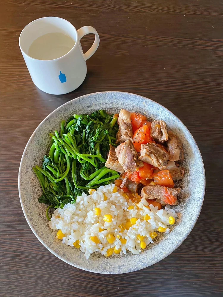 

Новая модель электрической машины для формования теста, экструдер для теста, высококачественная автоматическая машина для разделения и формовки теста. ​