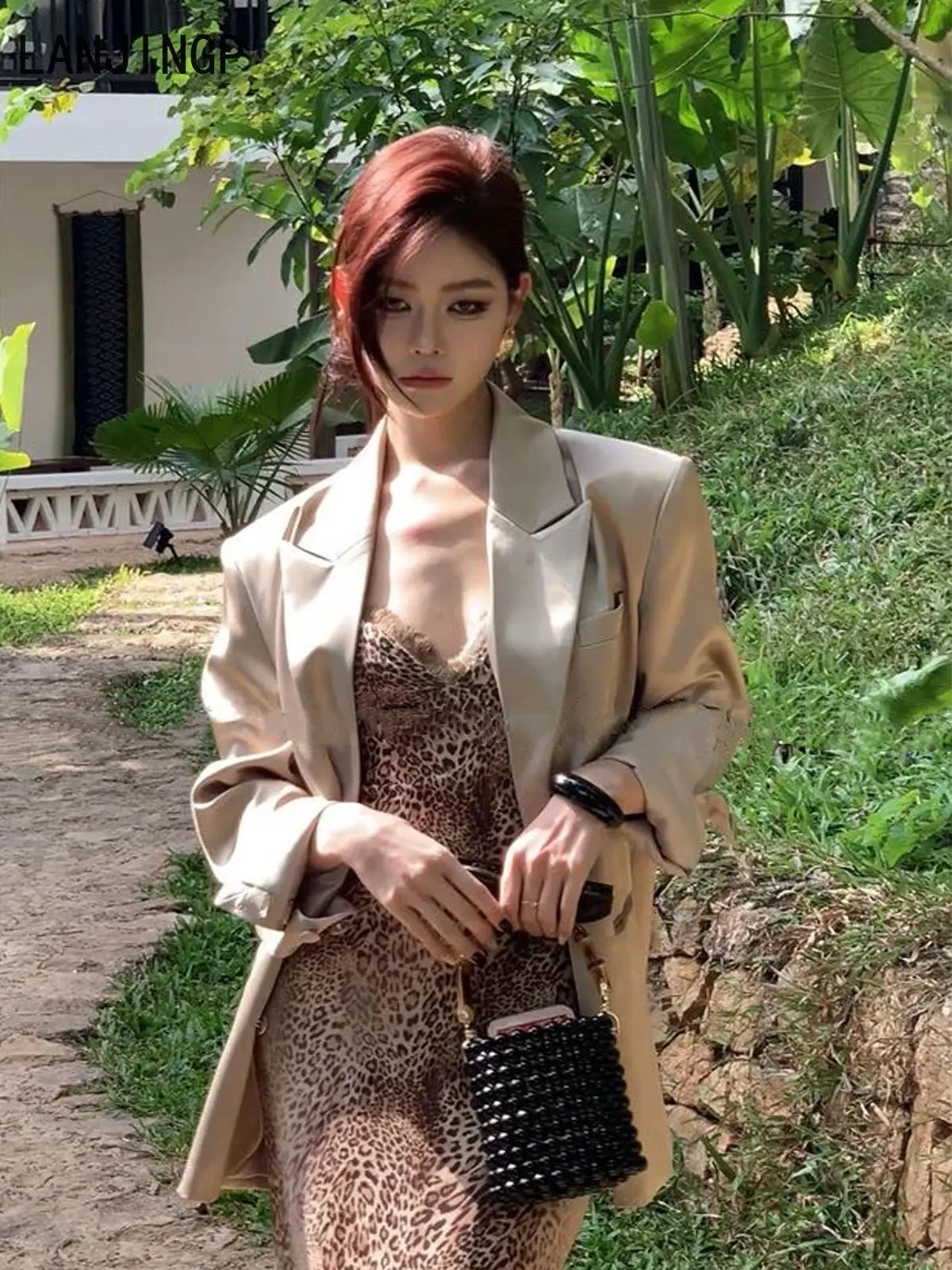 High-end small blazer women's spring 2025 new small suit super good-looking temperament socialite