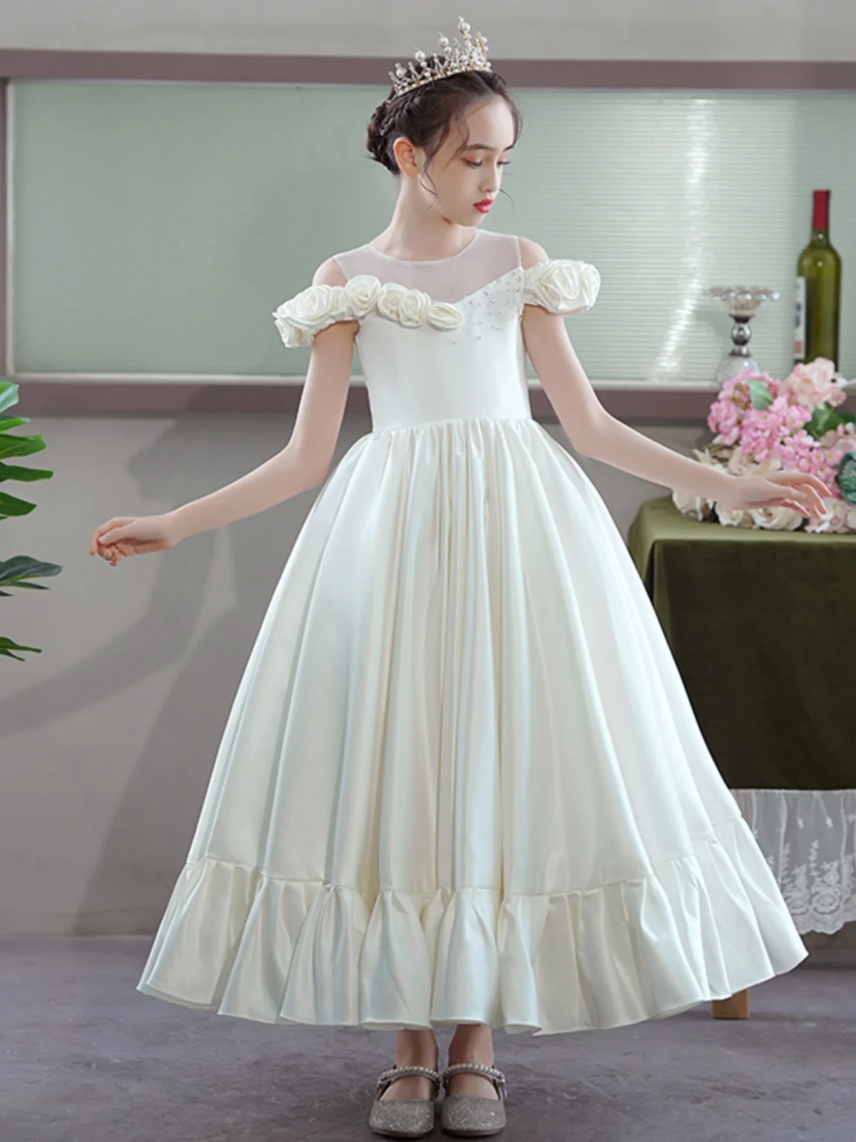 

A-line round neck white satin girly dress flower girl dress bridesmaid dress wedding dress