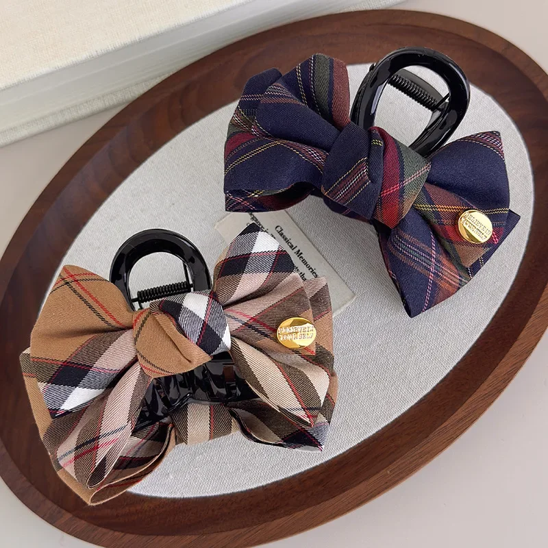 

1pc/2pcs autumn and winter new British contrast plaid bow grip, classic vintage fabric shark clip on the back of the head
