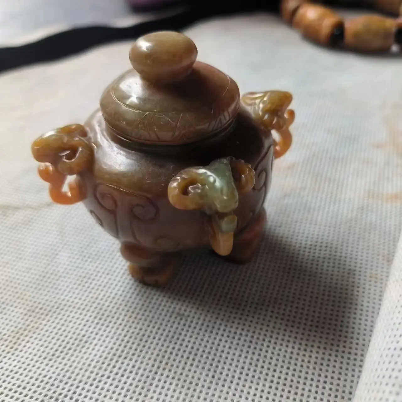 

1pcs/lot Natural Hetian Jade small incense burner carving four sheep's heads realistic shape fine carving precious accessories