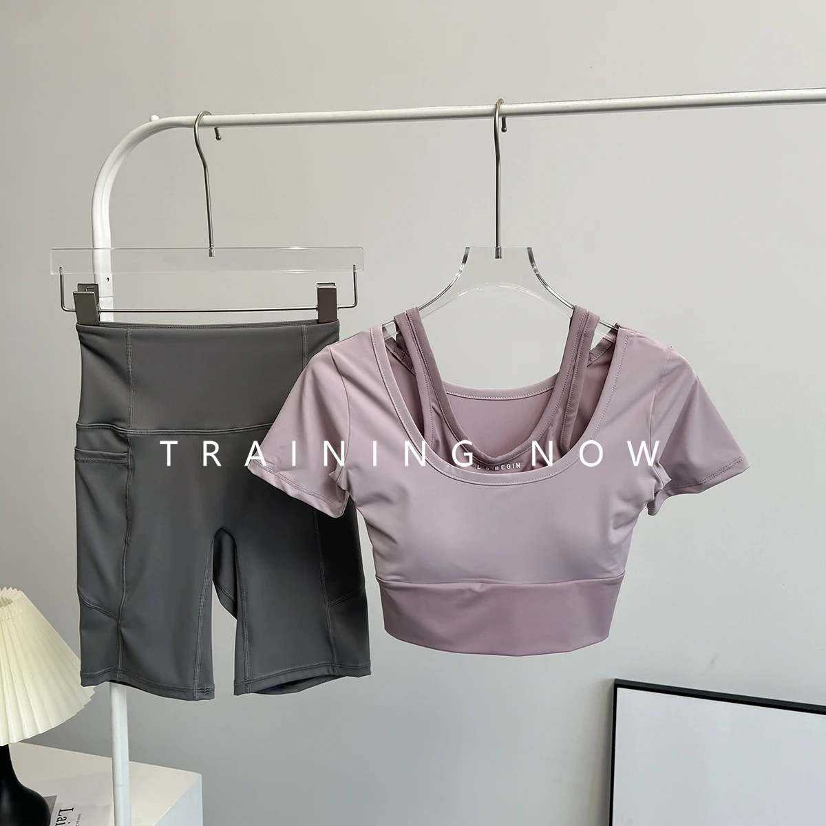 

Fitness suit for women in summer with chest pads short slimming yoga suits short sleeves high-end quick-drying running