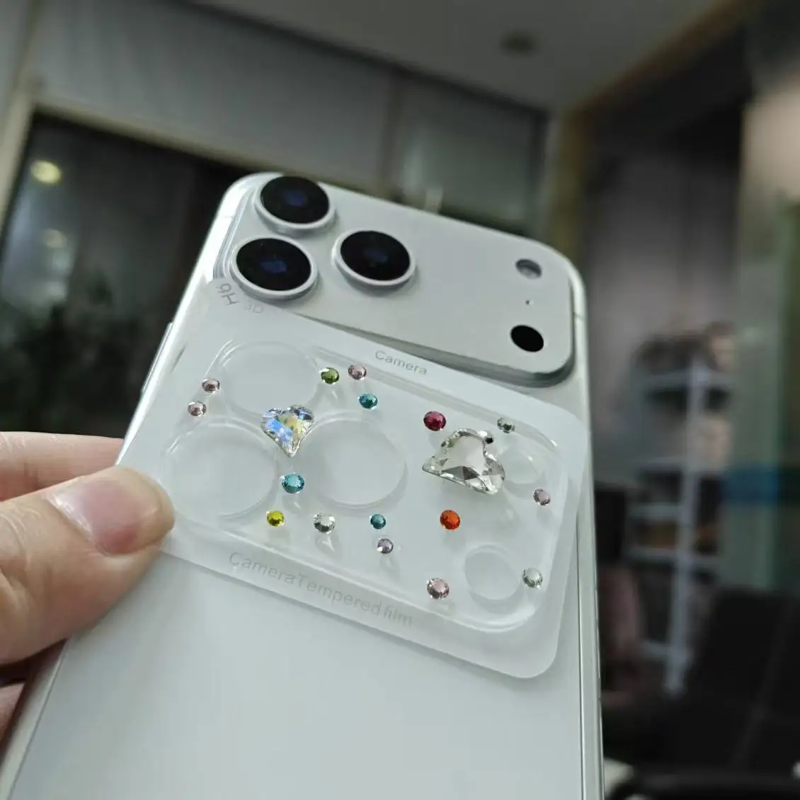 

1 шт. Роскошная защитная пленка для камеры с 3D-сердцем из стекла и бриллиантов для iPhone 17 Pro Max 17Pro, прозрачная HD-пленка с полным покрытием