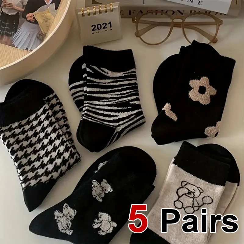 5-Paar Damen-Socken mit Cartoon-Bär-Motiv, bedruckt, Herbst und Winter, mittellang, weich, bequem, geeignet für alle Jahreszeiten, modische Freizeitsocken