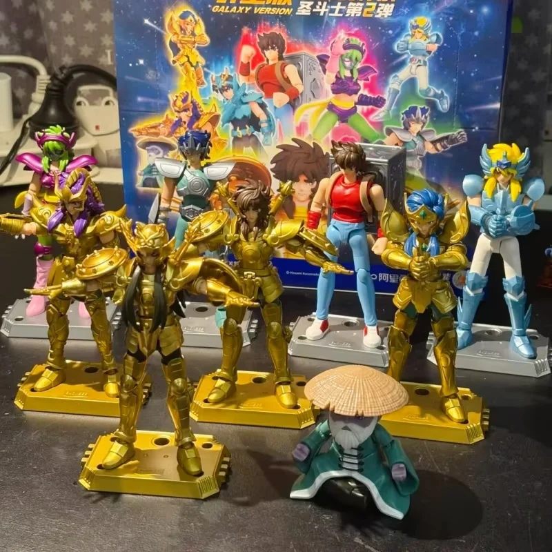 لعبة Blokee Saint Seiya Star Edition Jimmu Sagittarius Iolos من الجيل الأول صندوق أعمى هدية مفاجئة أصلية قابلة للجمع