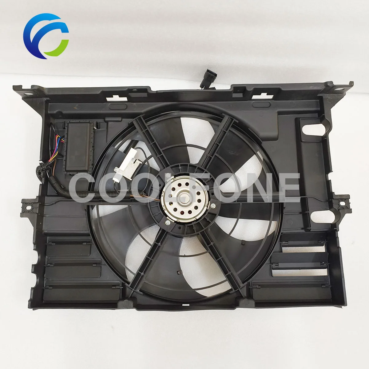 

Electric Cooling Radiator Fan Assembly For MG7 MG ZT ROVER 75 750 2.5 V6 PGK000170 PGJ000100 PGG100932 PN7727262801