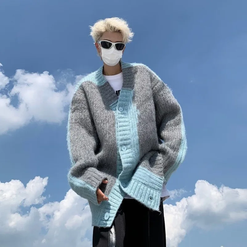 

Vintage Street Style Colorblock V-Neck Knit Cardigan - Loose Relaxed Fit Unisex Sweater Coat for Couples (Deer-Inspired Design)