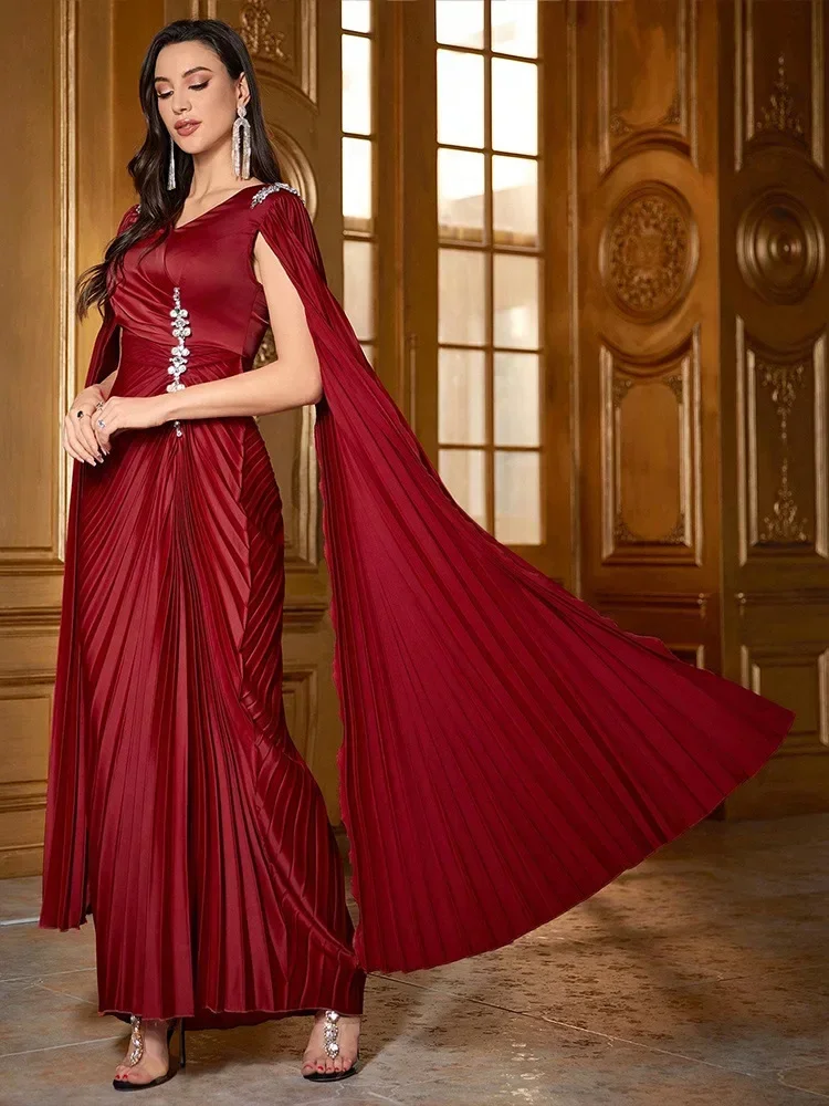우아한 여성을위한 다이아몬드 두바이 새틴 Abayas 케이프 슬리브 Pleated 드레스 정장 저녁 웨딩 파티 드레스 이슬람 Kaftan Vestido