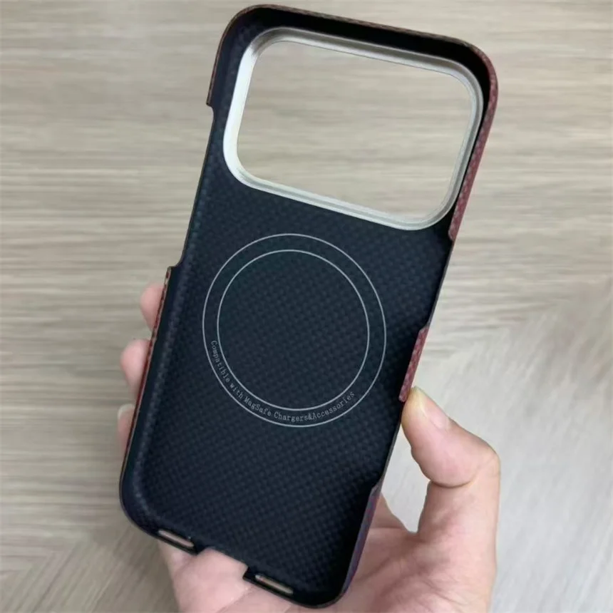 حافظة كيفلر المغناطيسية لهاتف آيفون 17 16 15 برو ماكس غطاء من ألياف الكربون الأراميد رفيع للغاية وخفيف الوزن ودرع نحيف ومتين