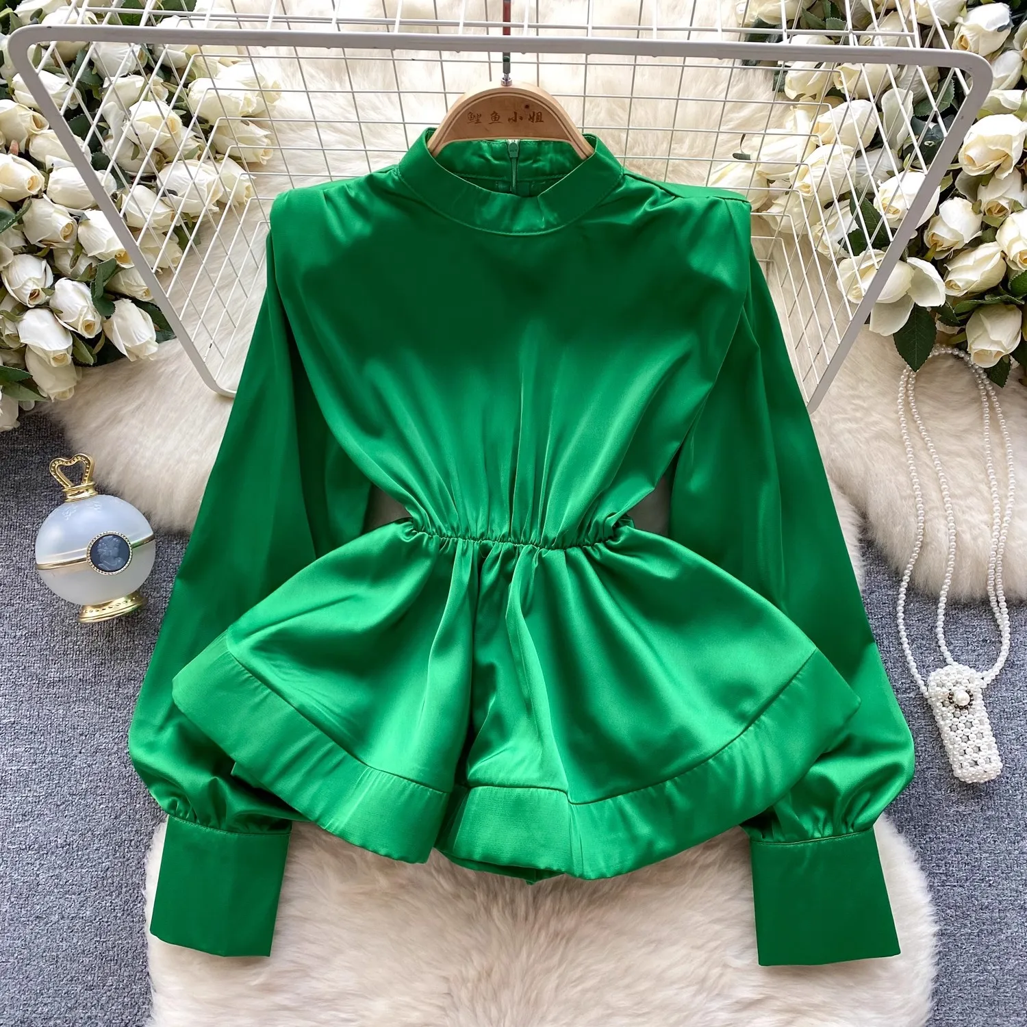 

Luxury Women Spring Summer Court Sytle Satin Ruffles Shirt O Neck Puff Sleeve Elastic Waist Black White Blouses 5 Color Tops