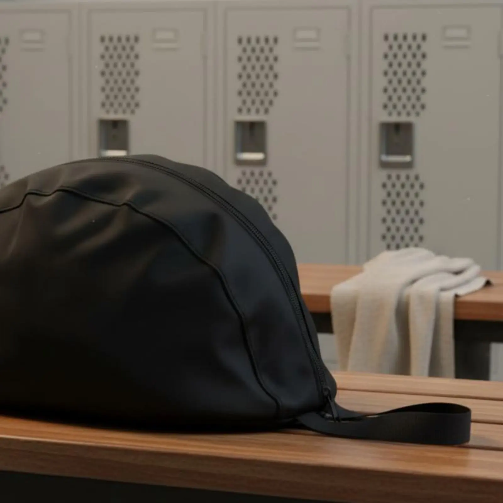 Universal Helmet Storage Bag Water-Resistant Handheld Helmet Carrier Large Capacity for Climbers waterproof Riding Storage Bag
