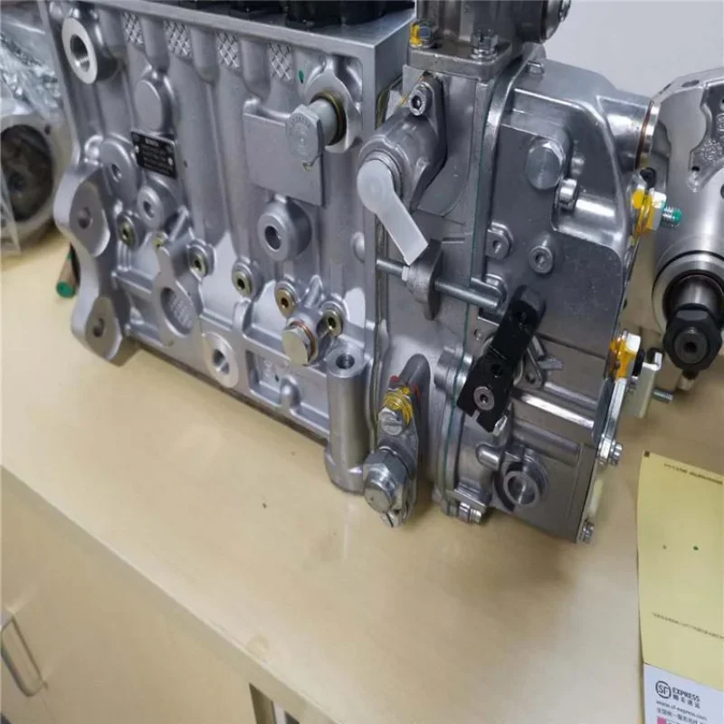Cross-border Special Supply Manufacturers Sell at Low PricesPC200-8 Excavator Diesel Pump 6754-71-1012 Oil Pump
