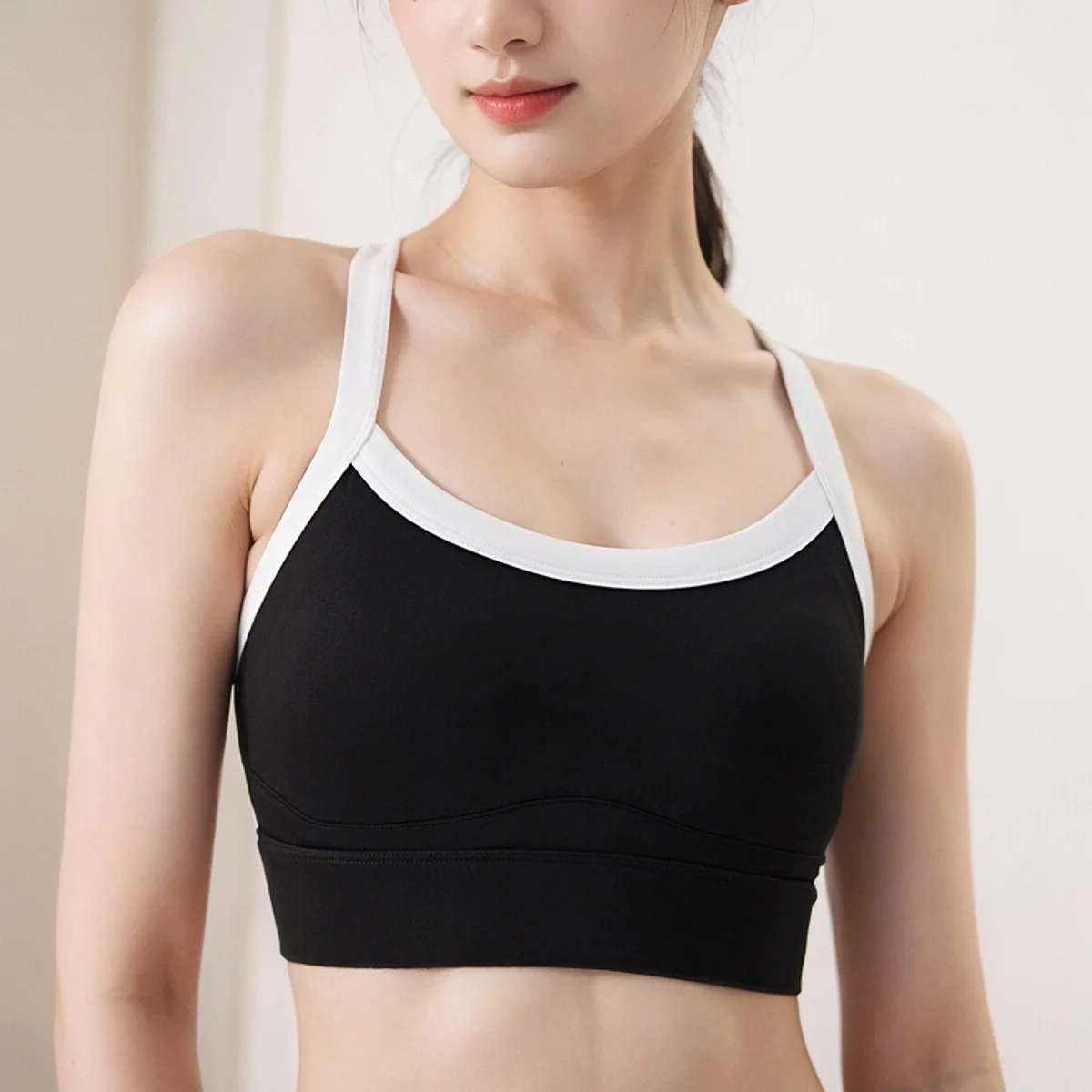 حمالة صدر رياضية بدون خياطة متعددة الألوان للنساء: Racerback مقاومة للصدمات، سريعة الجفاف بدون أكمام للجري واليوجا والارتداء اليومي المثير
