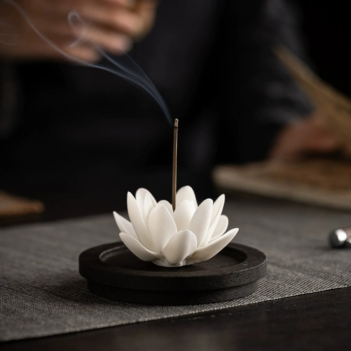 Handmade Ceramics Lotus Incense Burner 8cm Sandalwood Incense Sticks Holder for Home Decor Ornaments New Year Gifts