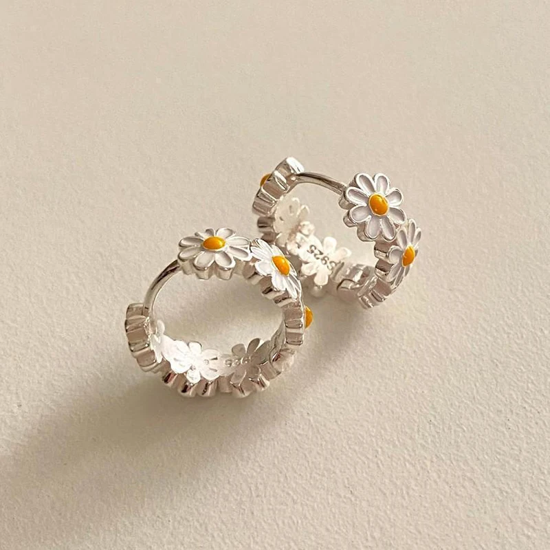 GANPUP Einfache Silberfarbene Perlen-Creolen für Frauen, Alltagsschmuck, Modische Ohrschmuck, Geschenk für Damen, Party-Accessoire. – Detail 4