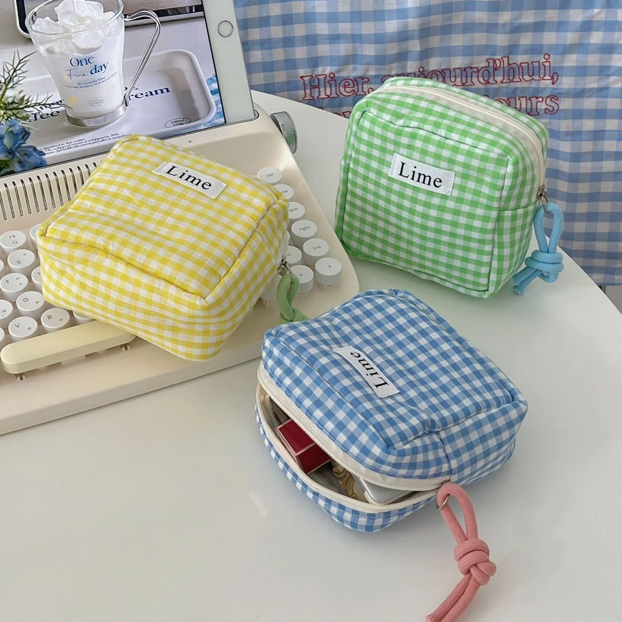 Mini Cute Lattice Square Cosmetic Bag Women Portable Earphones Lipstick Sanitary Napkins Storage Pouch Small Makeup Zipper Bags