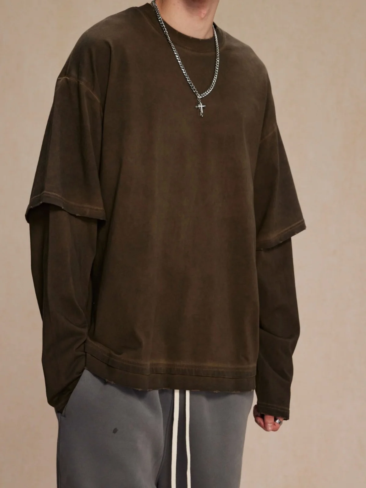 

Ретро-футболка в американском стиле с эффектом потертости, оверсайз, свободного кроя, для ранней осени, хлопковая, молодежная, модная, дышащая