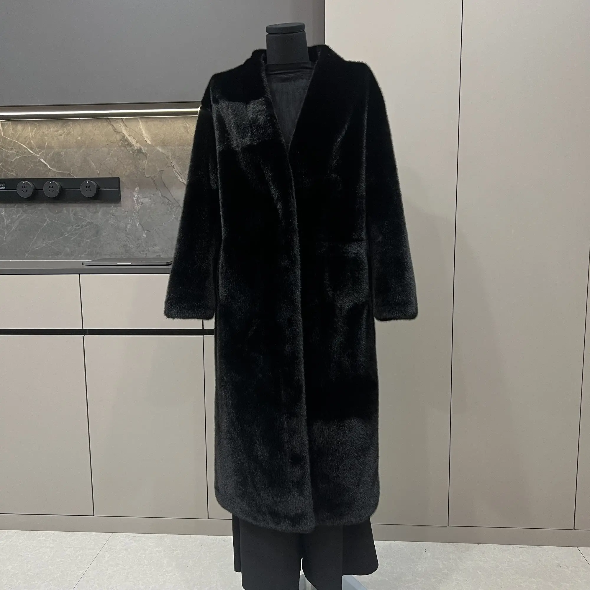 

Faux Fur Woman Coat Coats Womens Summer Wedding Warm High-Waist Poncho Aesthetic Epaulet Contrast Solid Outwear Elegant Fitness